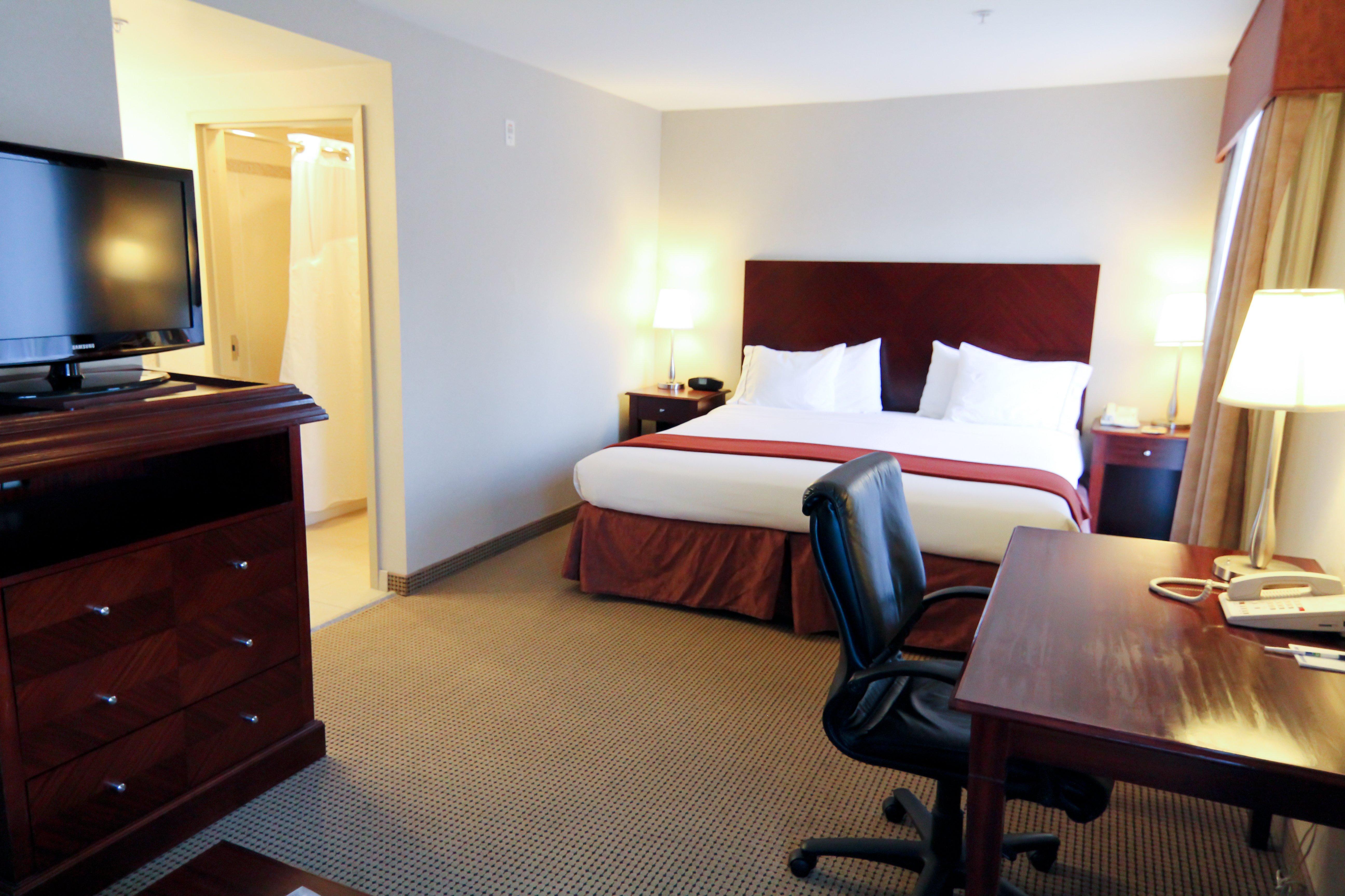 Holiday Inn Express And Suites Surrey By Ihg Exteriér fotografie