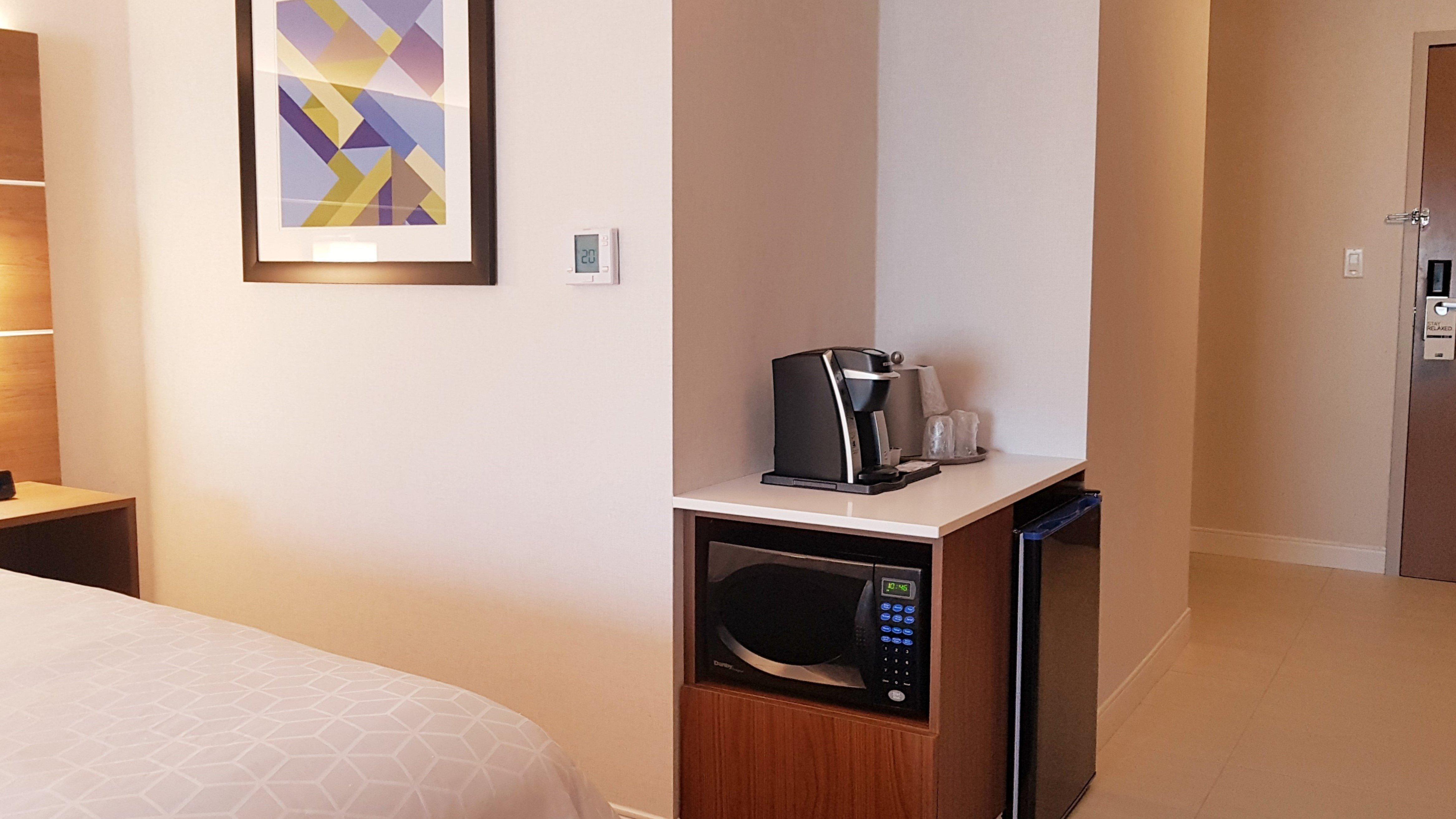 Holiday Inn Express And Suites Surrey By Ihg Exteriér fotografie