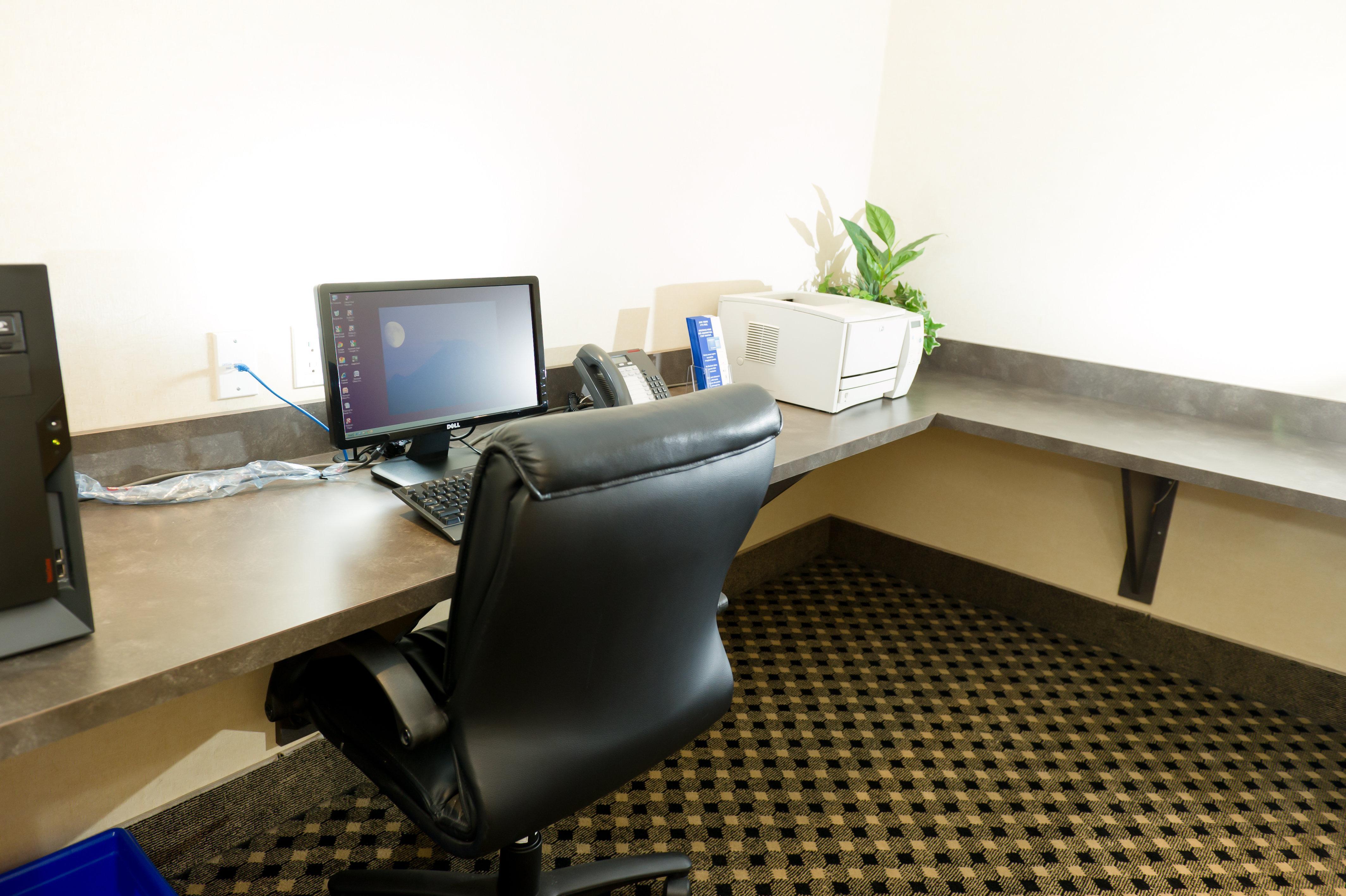 Holiday Inn Express And Suites Surrey By Ihg Exteriér fotografie