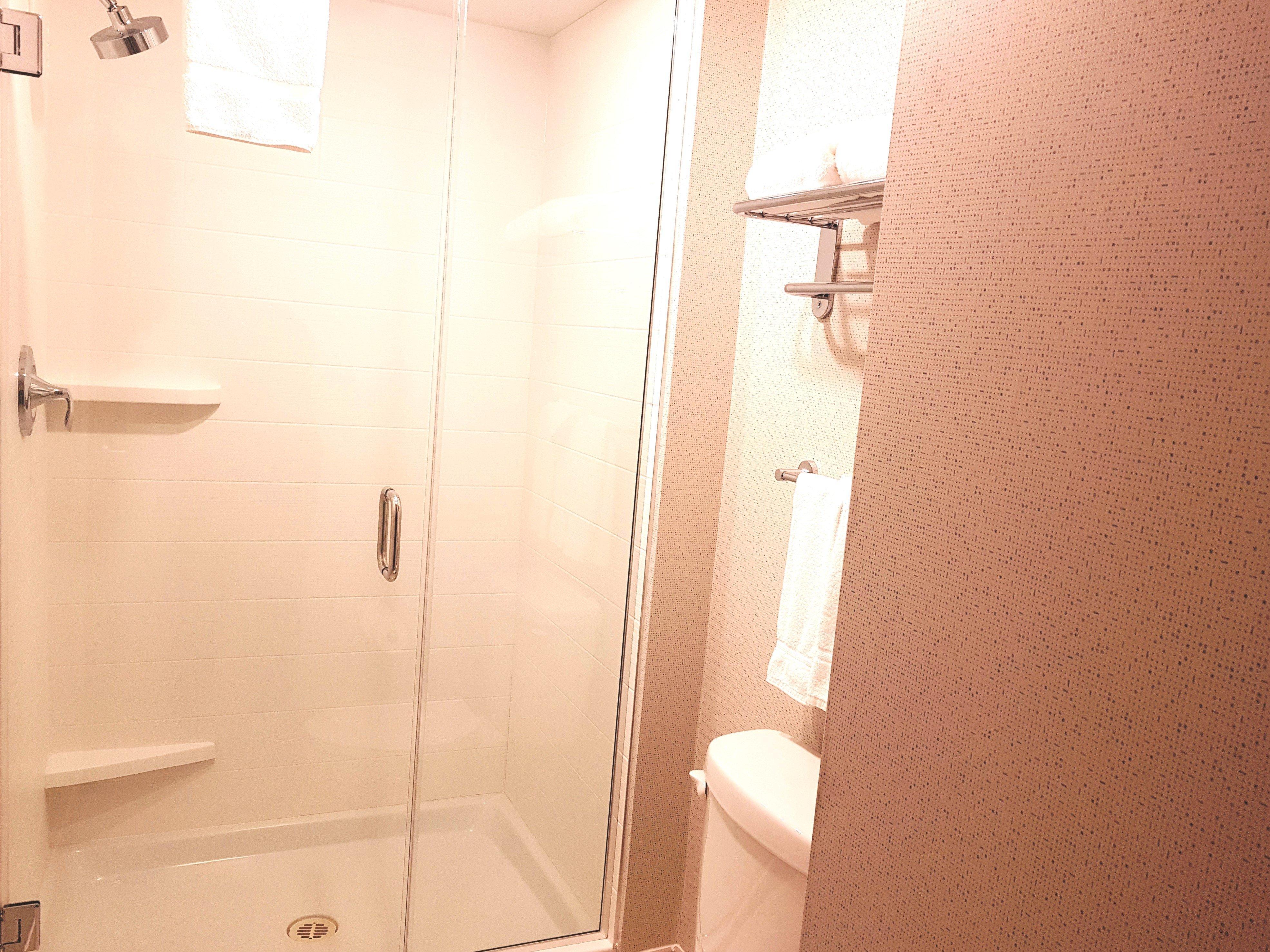 Holiday Inn Express And Suites Surrey By Ihg Exteriér fotografie