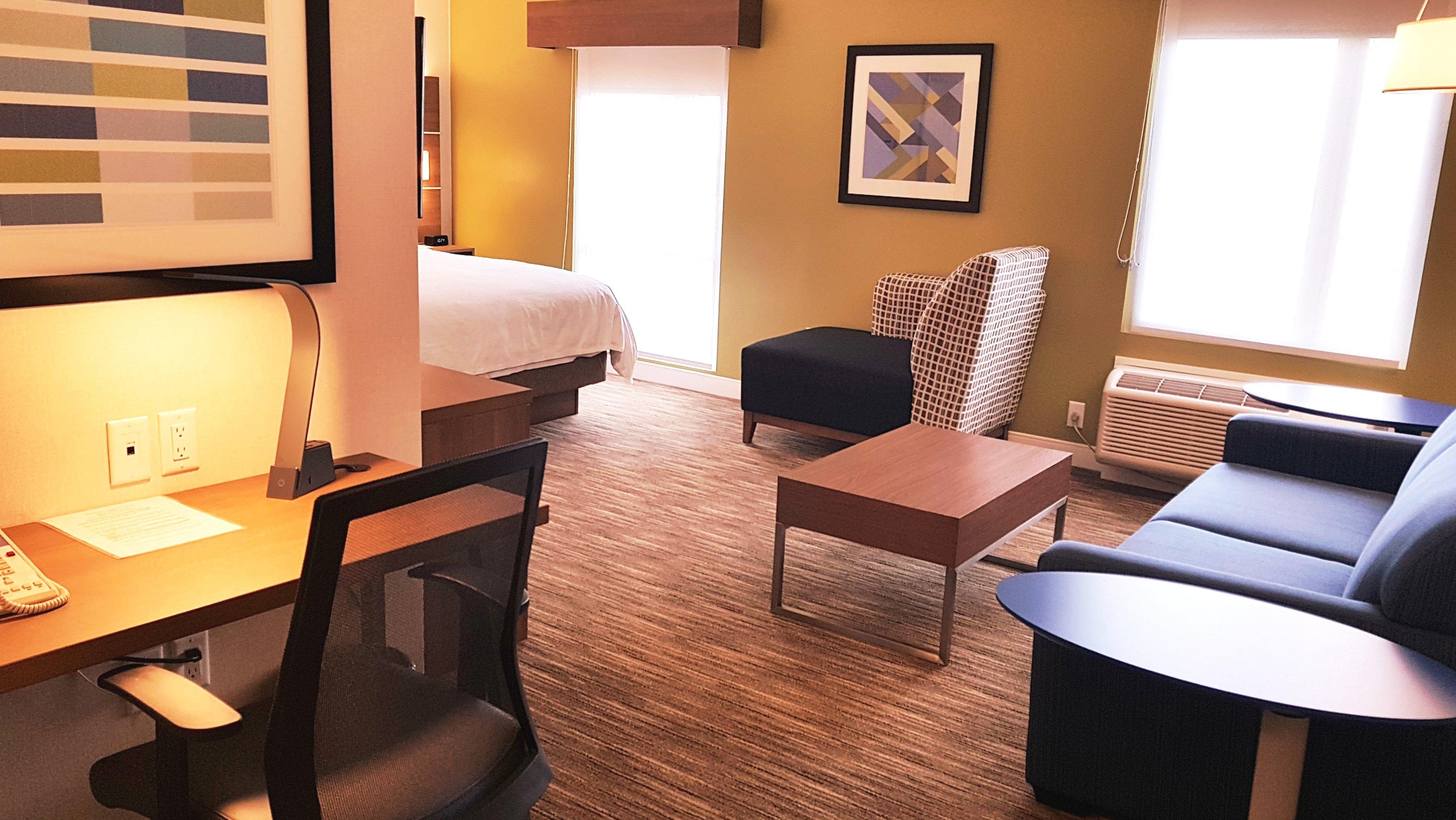 Holiday Inn Express And Suites Surrey By Ihg Exteriér fotografie