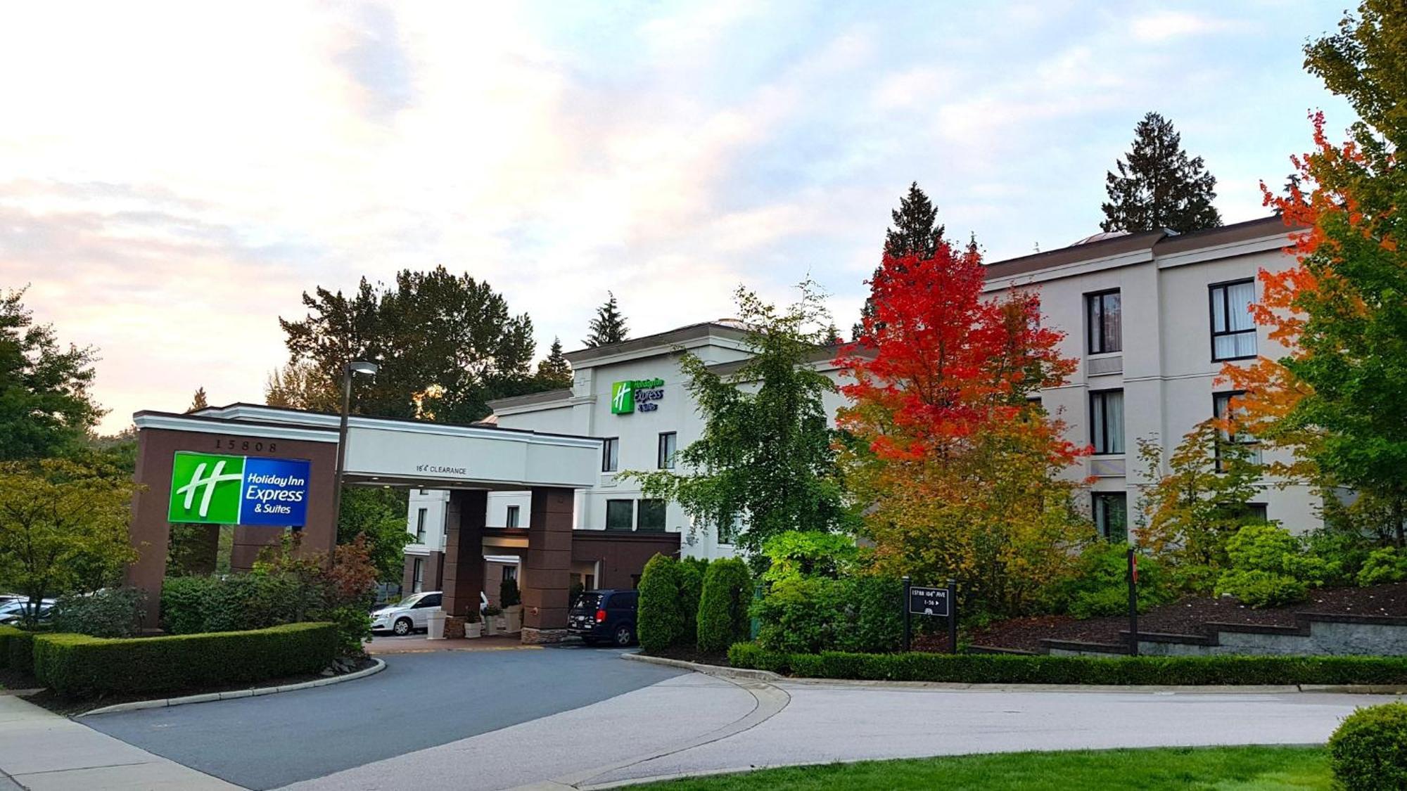 Holiday Inn Express And Suites Surrey By Ihg Exteriér fotografie